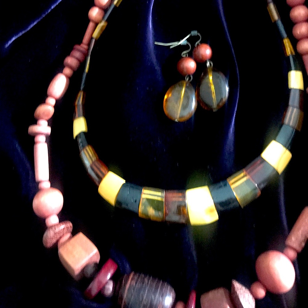 Amber & wood jewelry set